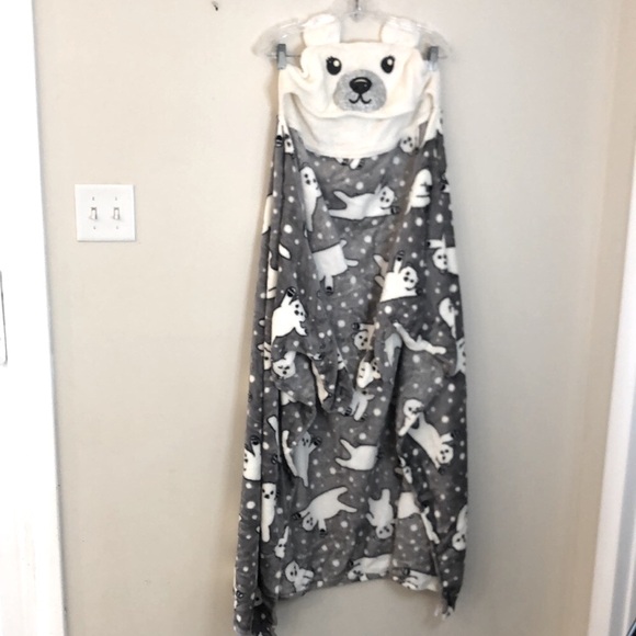 Justice Cozy Polar Bear Hooded Blanket Gray & White Polar Bear print with arms - Picture 2 of 8